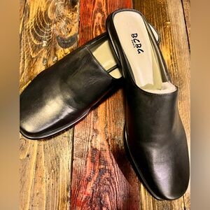 BCBG PARIS Black Leather Mules Size:7 B, EUR 37.5
